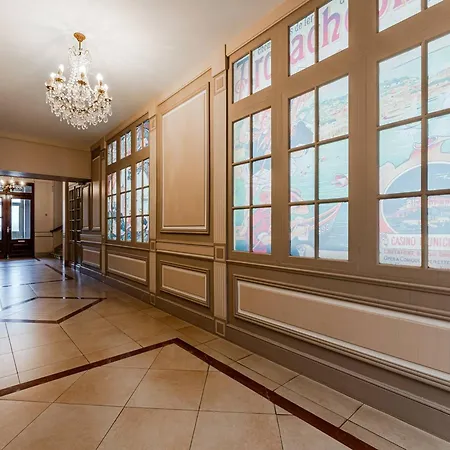 Centre: T2 A 20m De La Avec Parking - Fr-1-433-153 *